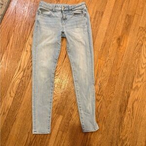 American Eagle Outfitters Light Wash Skinny Jeans